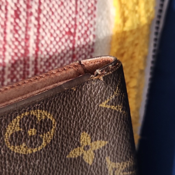 Authentic vintage Louis Vuitton clutch/large wallet. See pictures of wear/tear - Picture 8 of 15